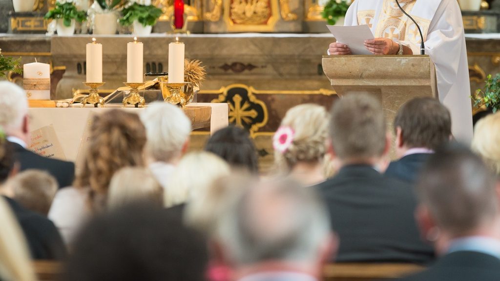 seus pedidos de oração na Missa de São Bento